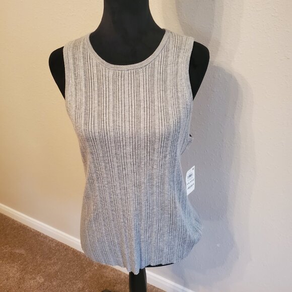 On 34TH Women's Ribbed Trim Sleeveless Crew Neck Tank Top Size 2XXL. - Picture 3 of 12